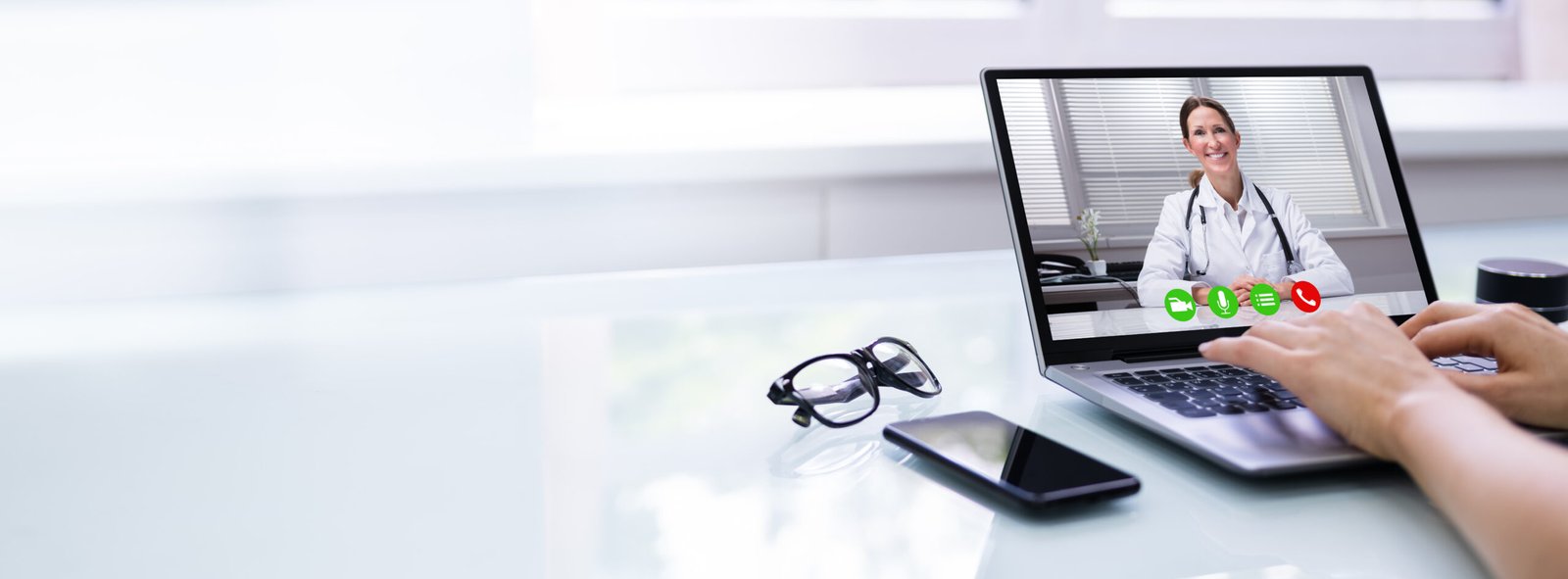 Online primary and urgent care consultations with licensed doctors via telemedicine.